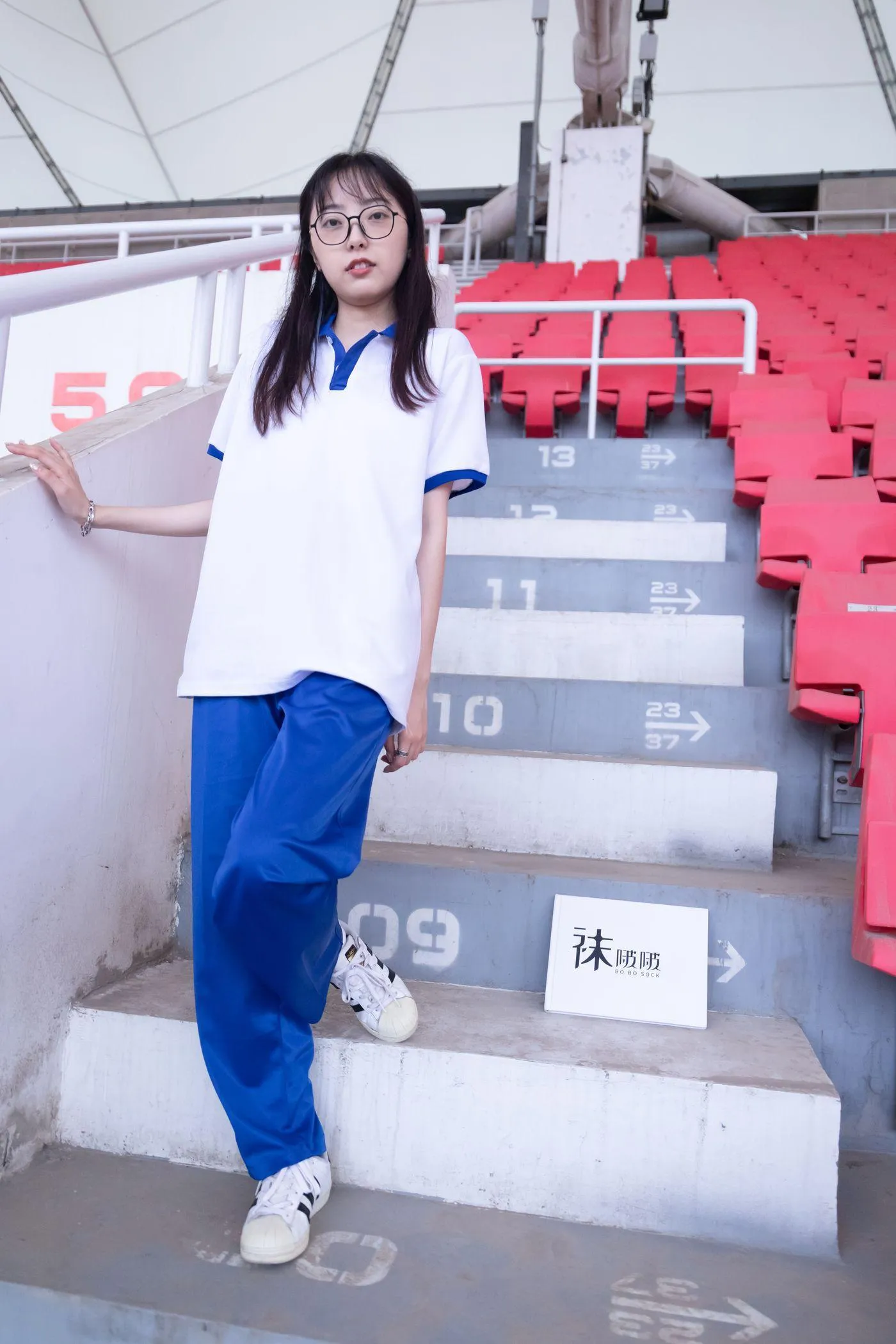[BoBoSocks袜啵啵]NO.002 稚予-校服、贝壳头、白棉袜、裸足 [139P]插图5